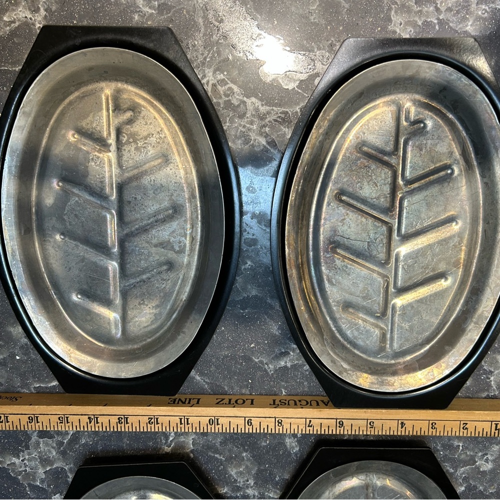 Oval Aluminum Sizzler Plates with Leaf Design